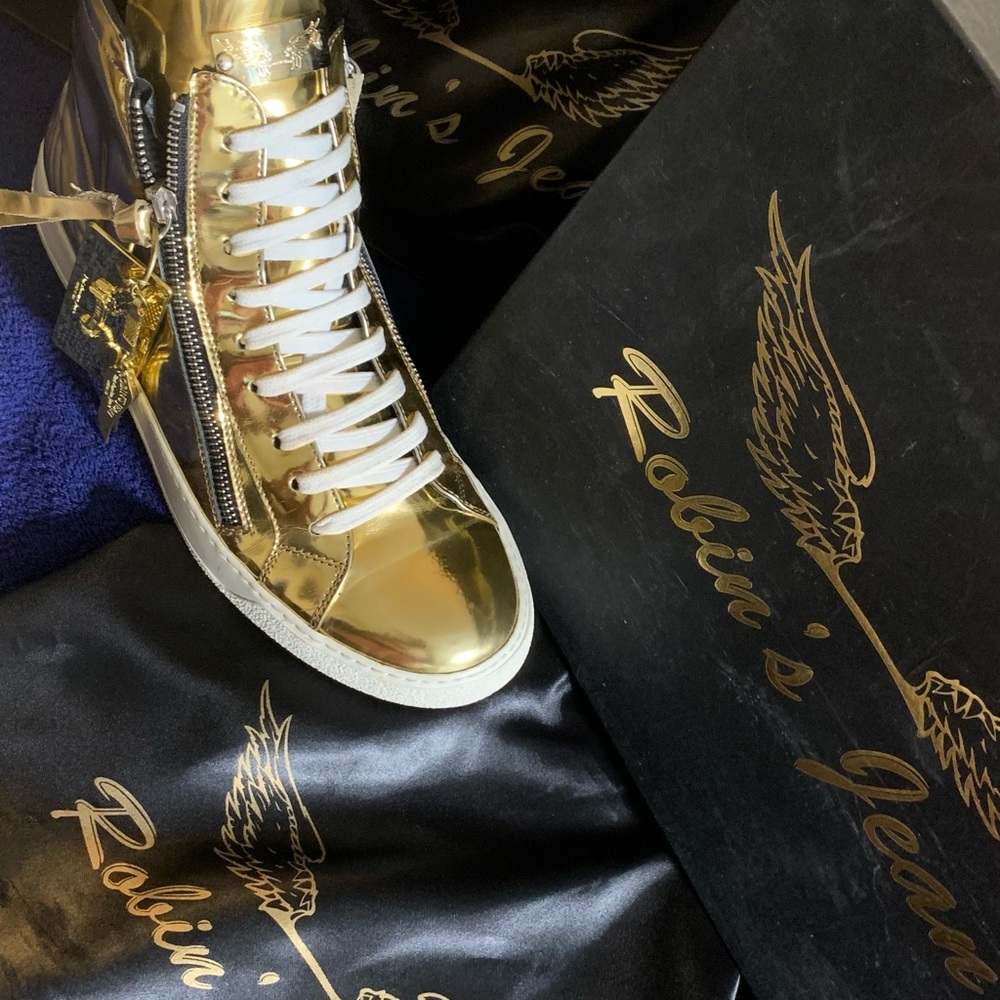 Robin jeans tennis shoes